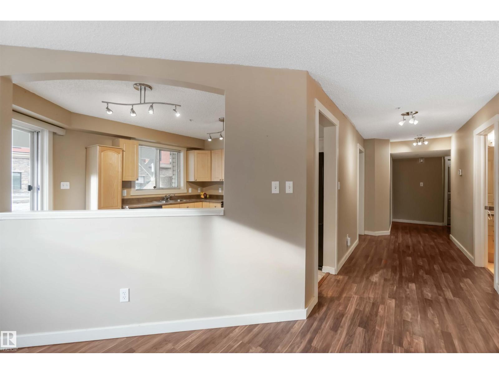 #113 10311 111 ST NW - 21