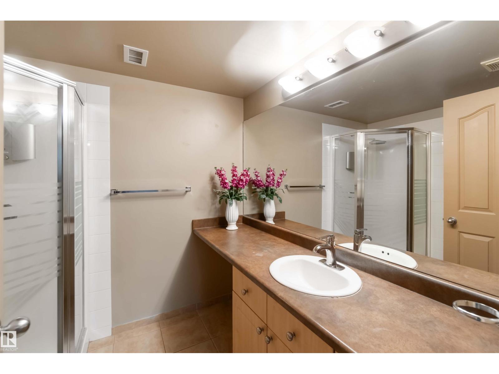 #113 10311 111 ST NW - 33