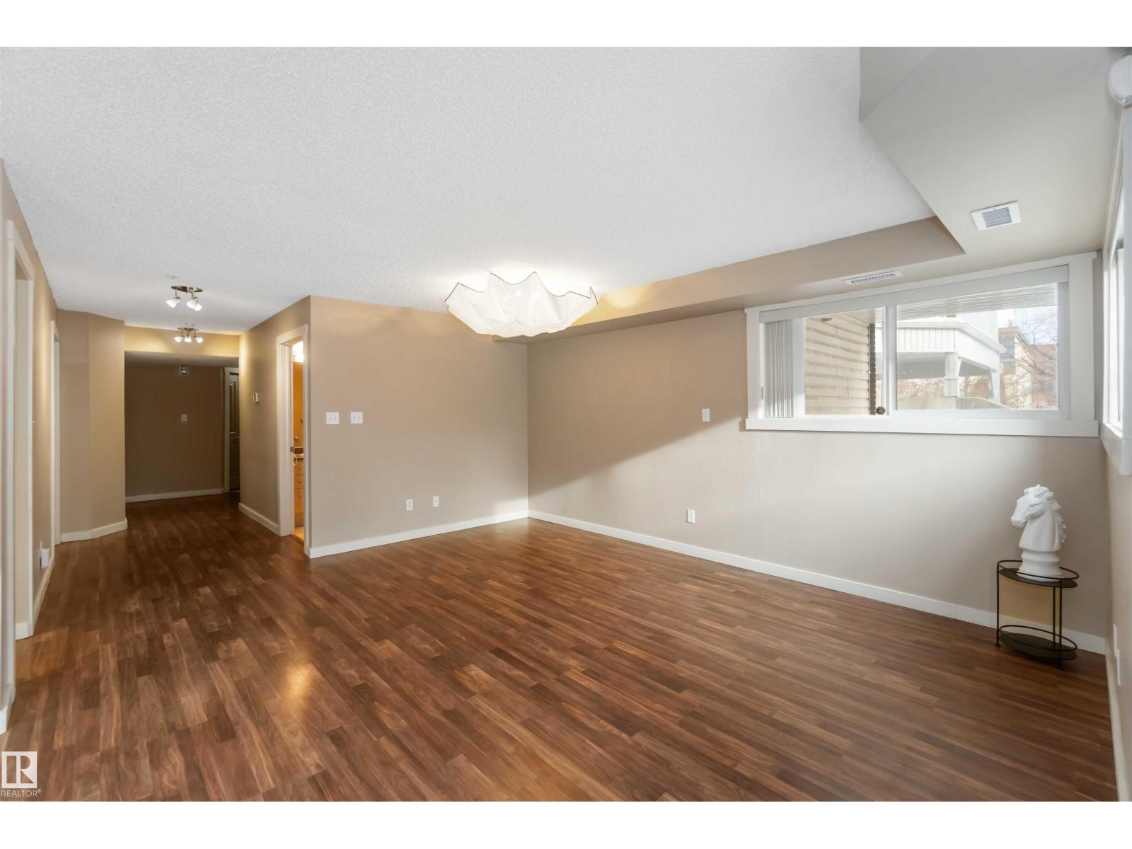 #113 10311 111 ST NW - 15