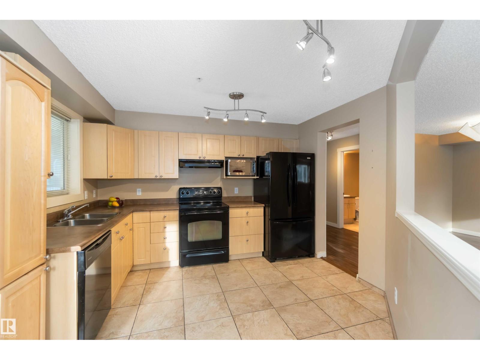 #113 10311 111 ST NW - 24