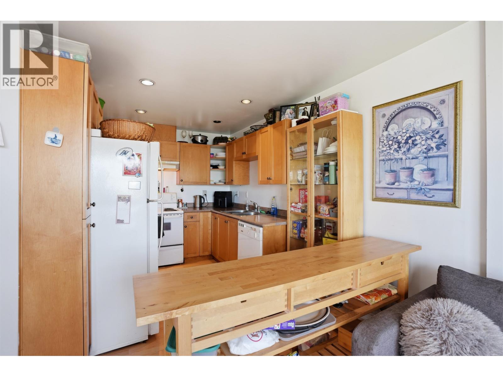 B 403 ALDER STREET — photo 6