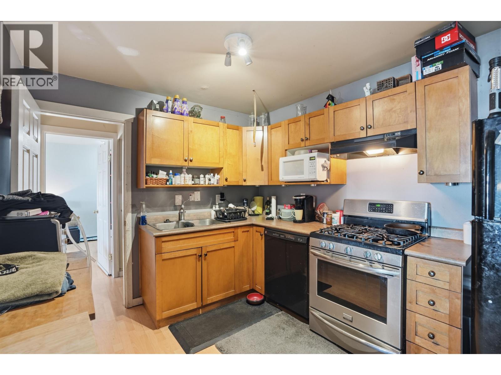 B 403 ALDER STREET — photo 14