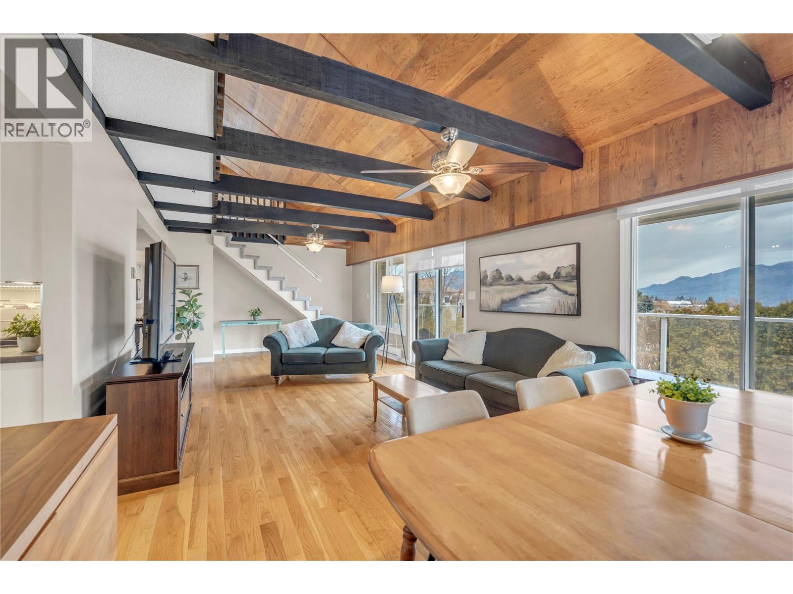 12203 Giants Head Road, Summerland