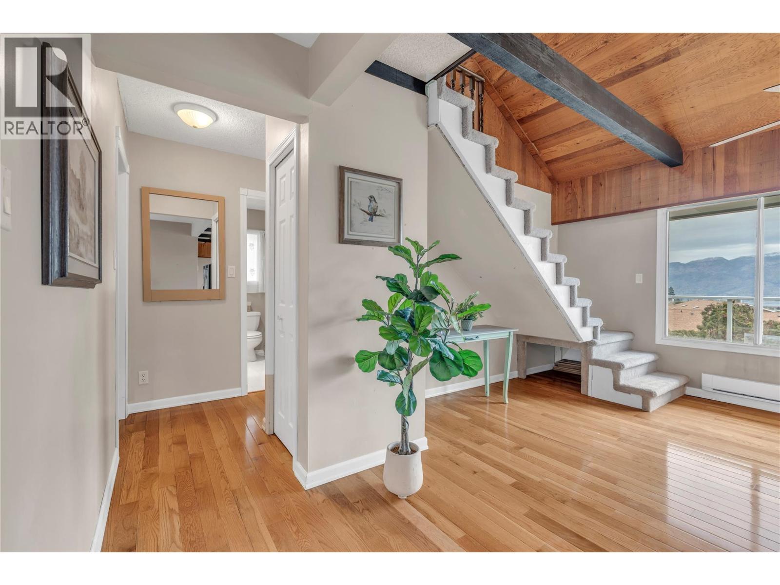 12203 Giants Head Road, Summerland