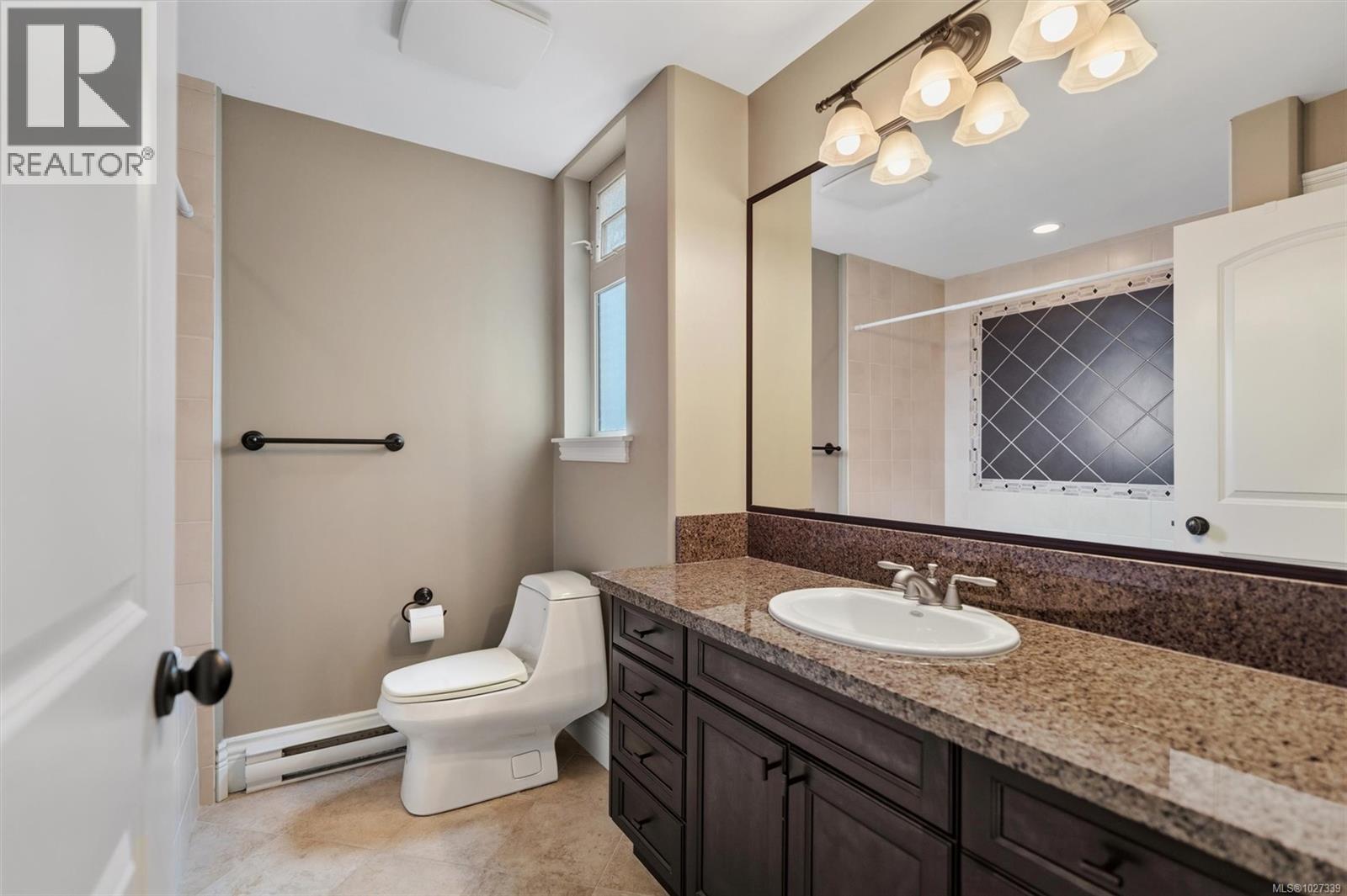 300 755 Goldstream Avenue, Langford