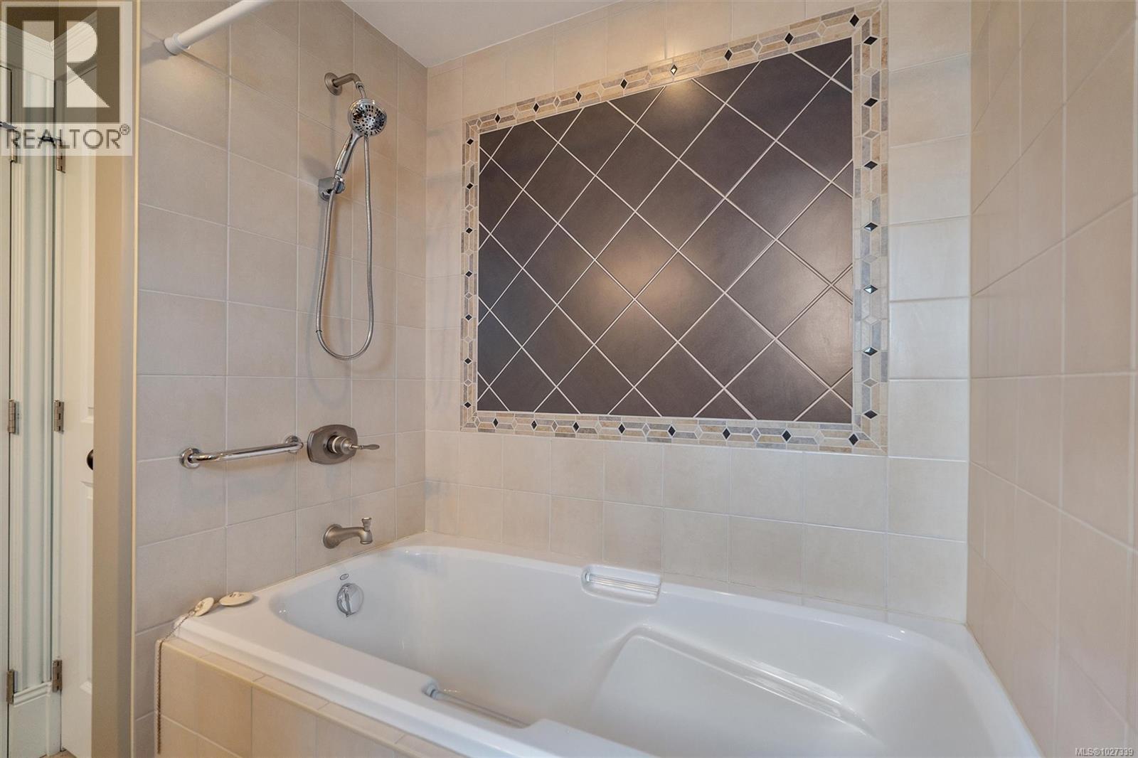 300 755 Goldstream Avenue, Langford