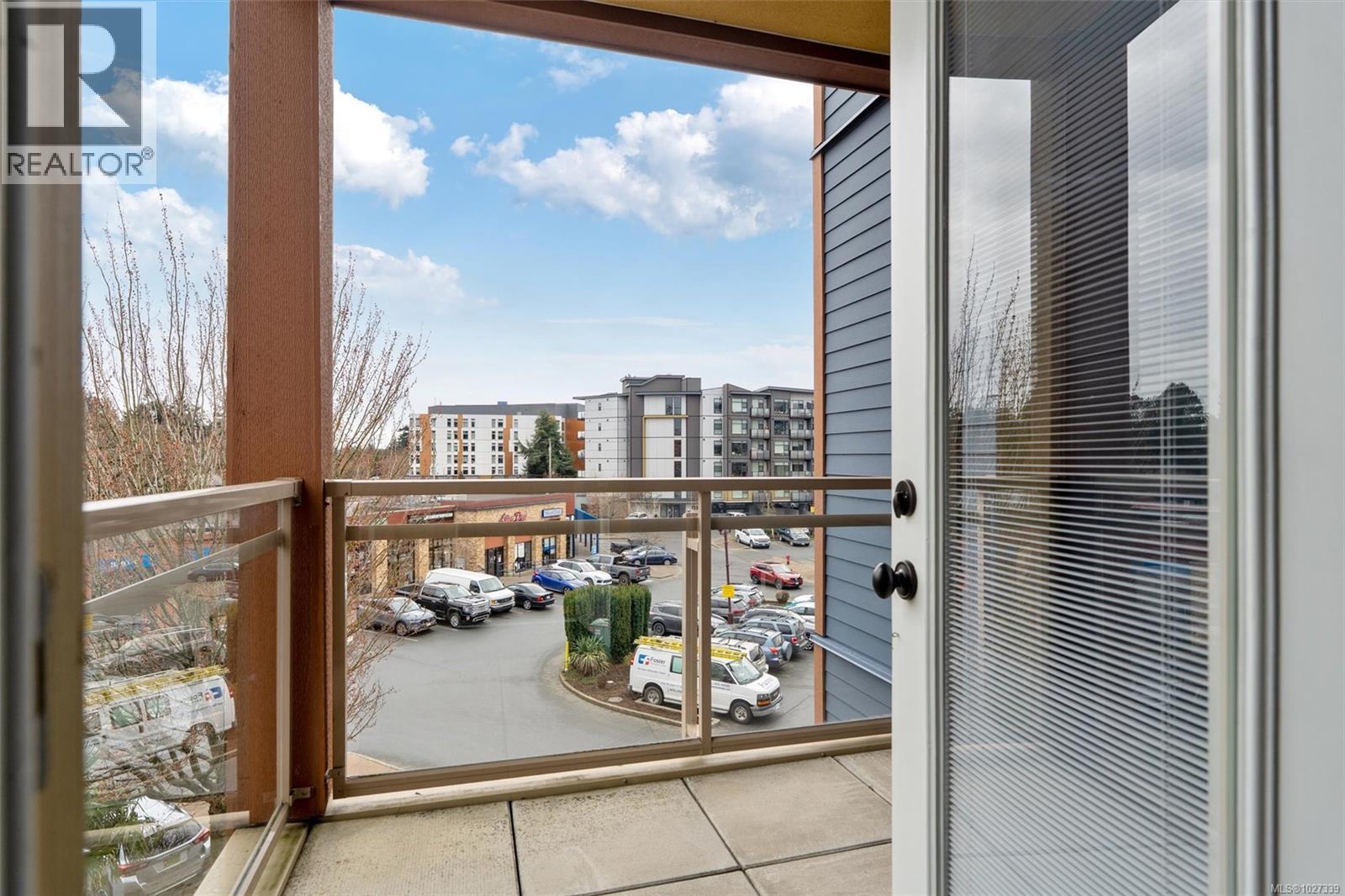 300 755 Goldstream Avenue, Langford