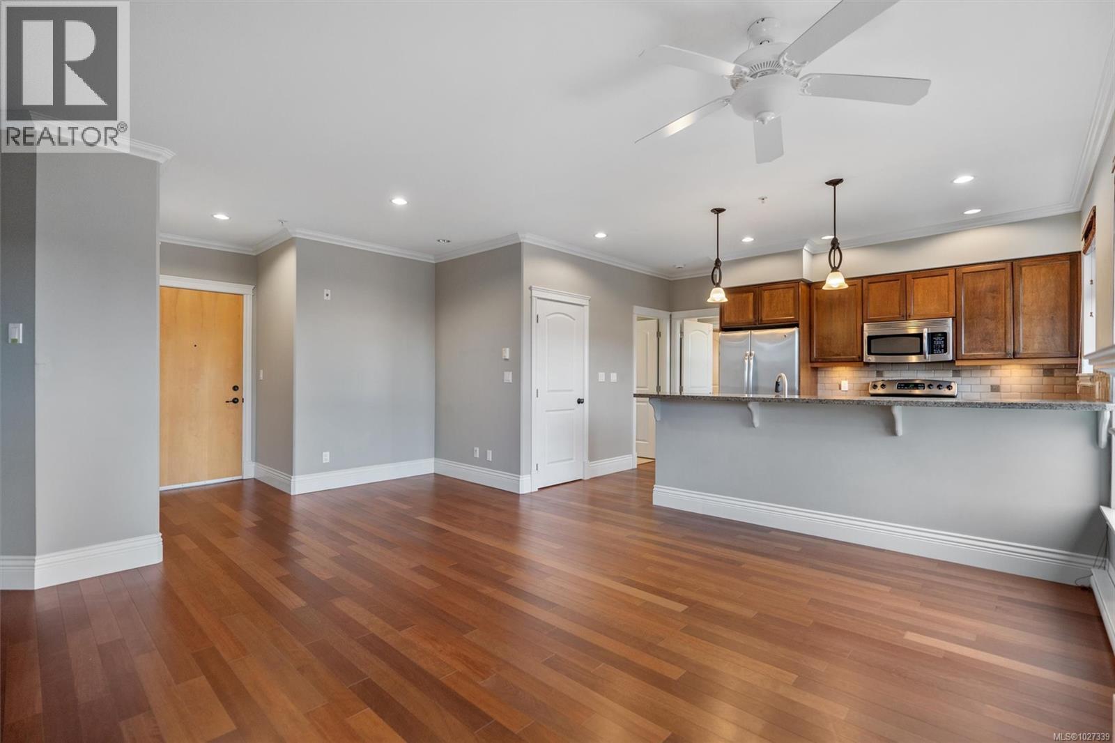 300 755 Goldstream Avenue, Langford