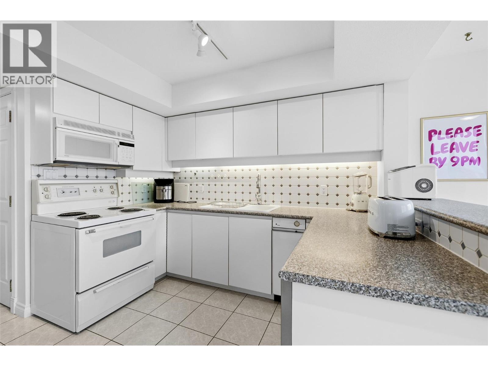 1160 Sunset Drive Unit# 901, Kelowna