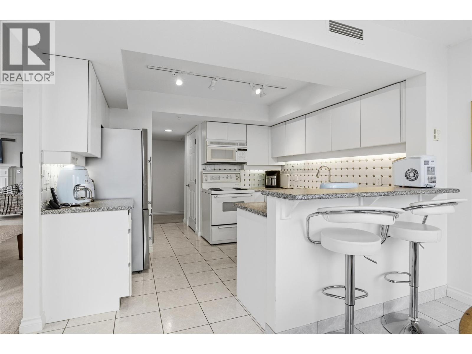 1160 Sunset Drive Unit# 901, Kelowna