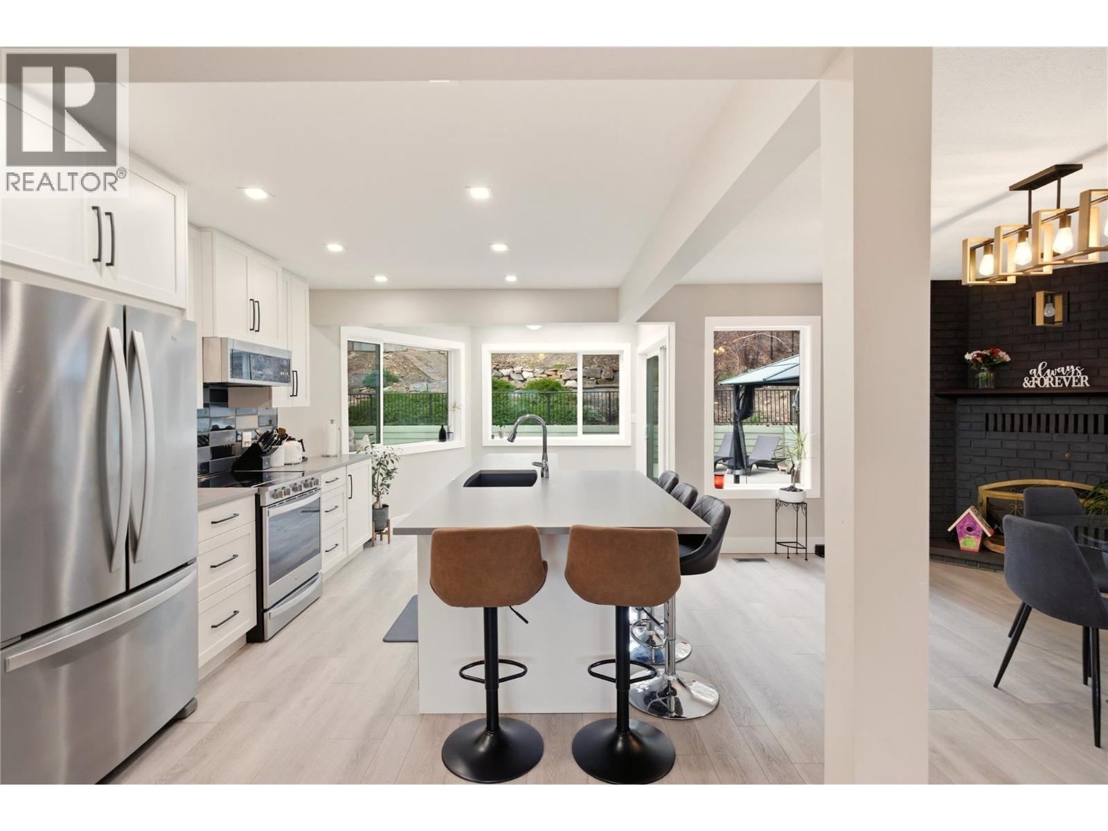 2218 Omineca Place, Kelowna