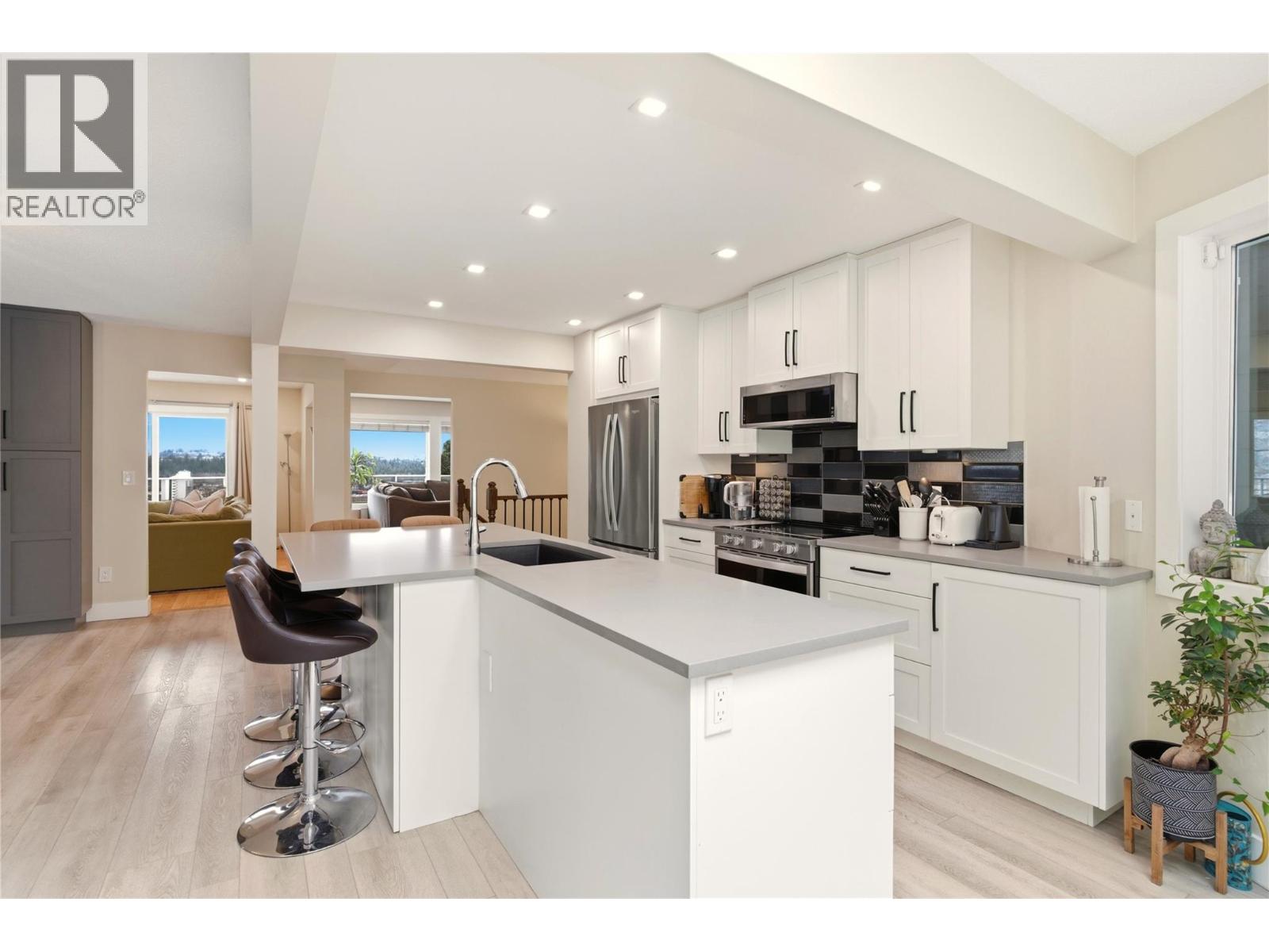 2218 Omineca Place, Kelowna