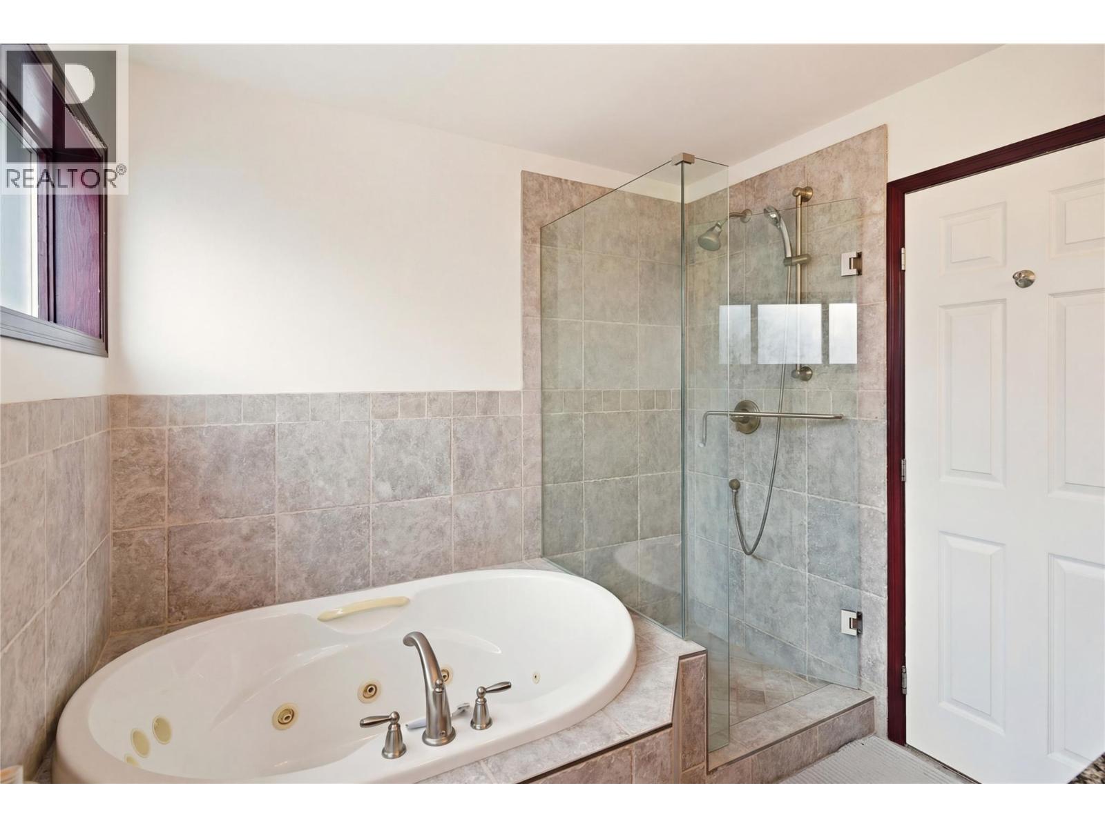 2218 Omineca Place, Kelowna