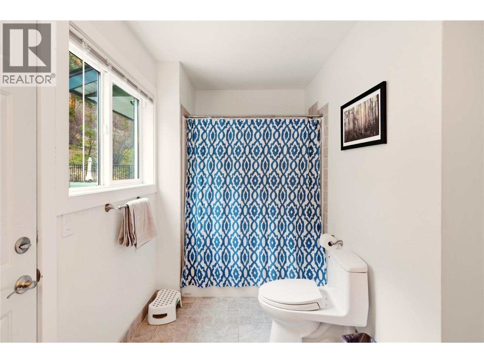 2218 Omineca Place, Kelowna