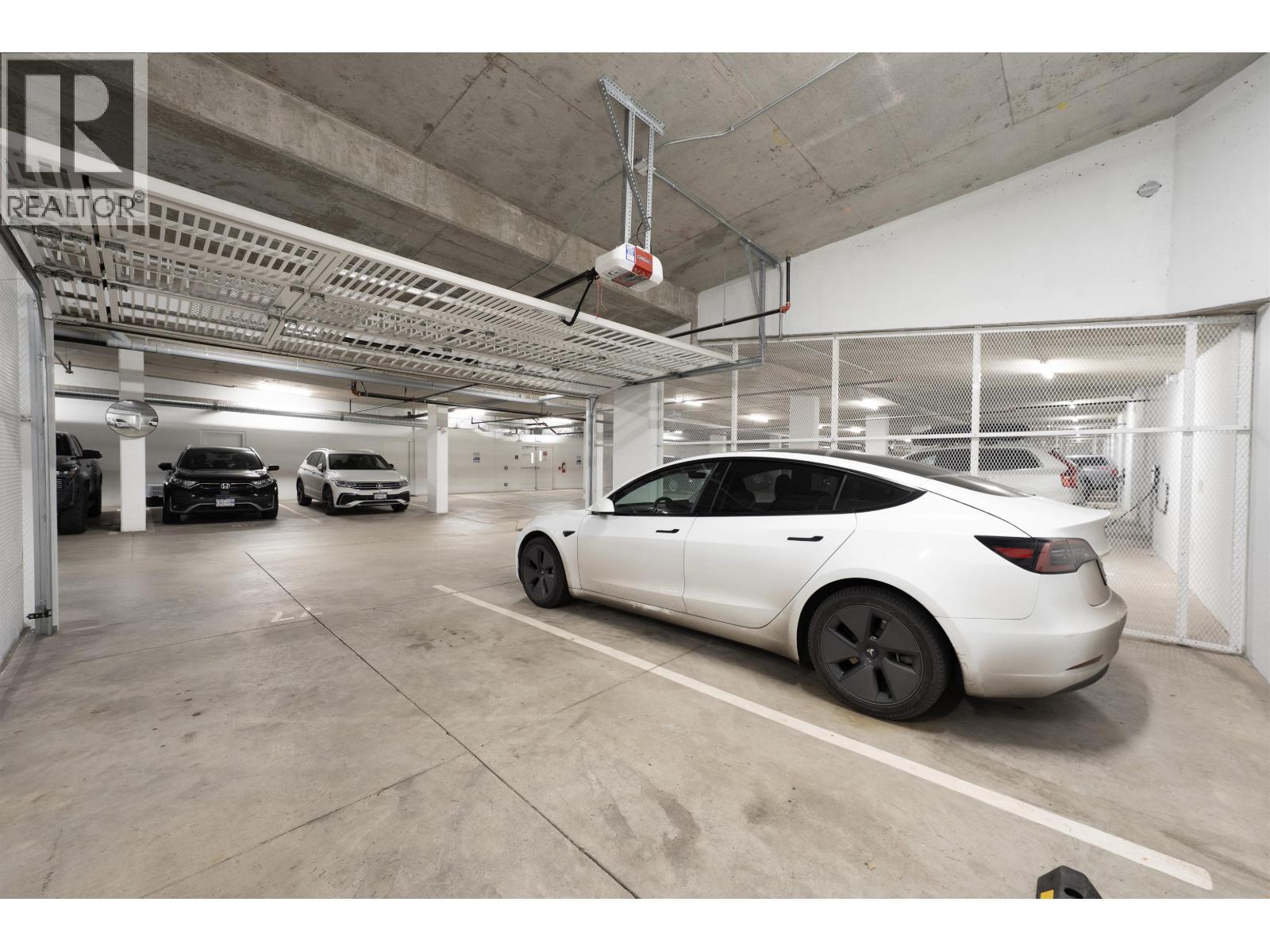 223 650 E 2ND STREET, North Vancouver