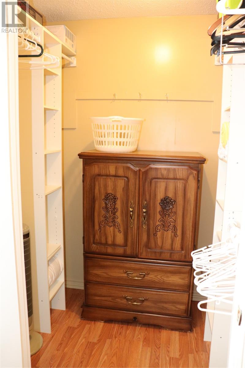 74 Main Street - Image 33