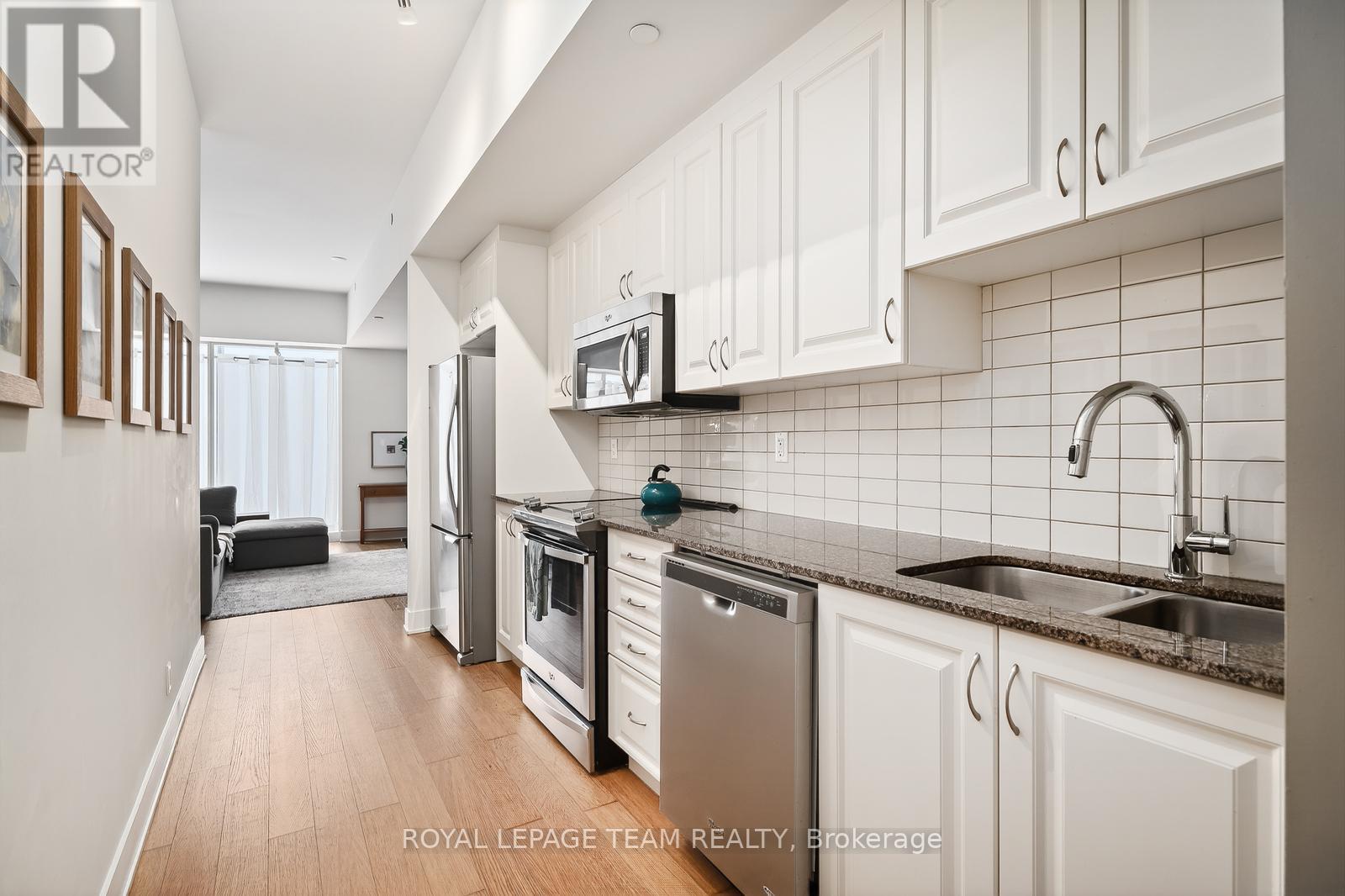 #103 485 RICHMOND ROAD - 14