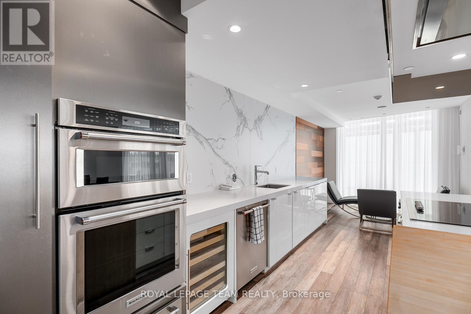 #103 485 RICHMOND ROAD - 33