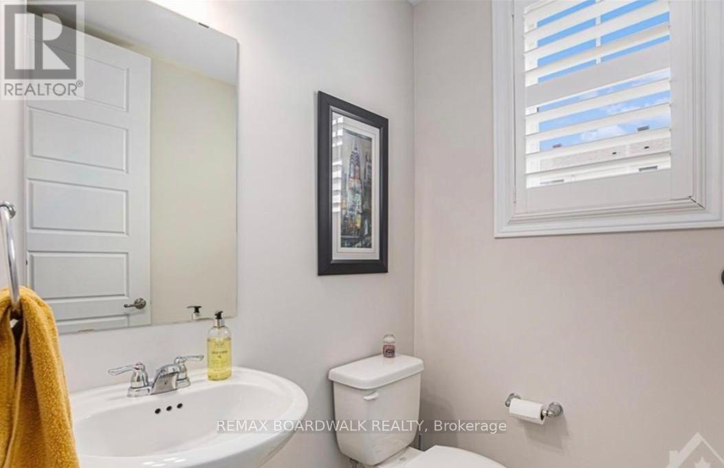 741 DERREEN AVENUE - 10