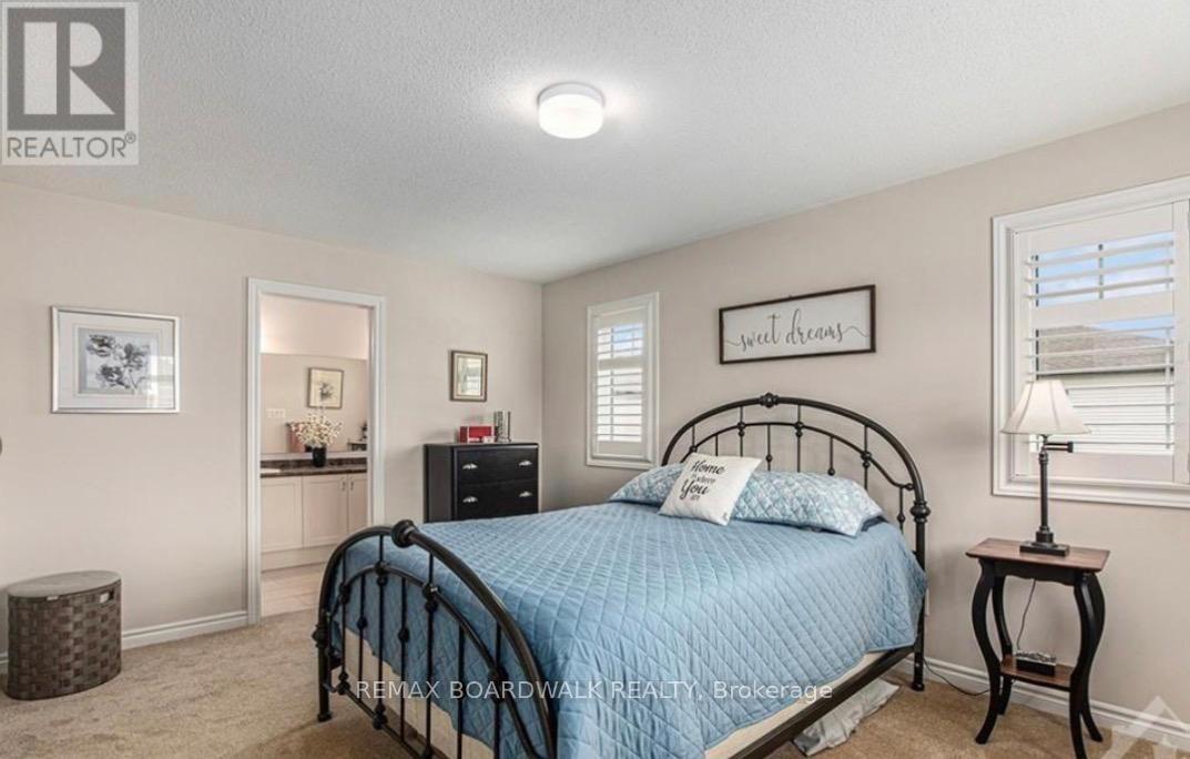 741 DERREEN AVENUE - 12