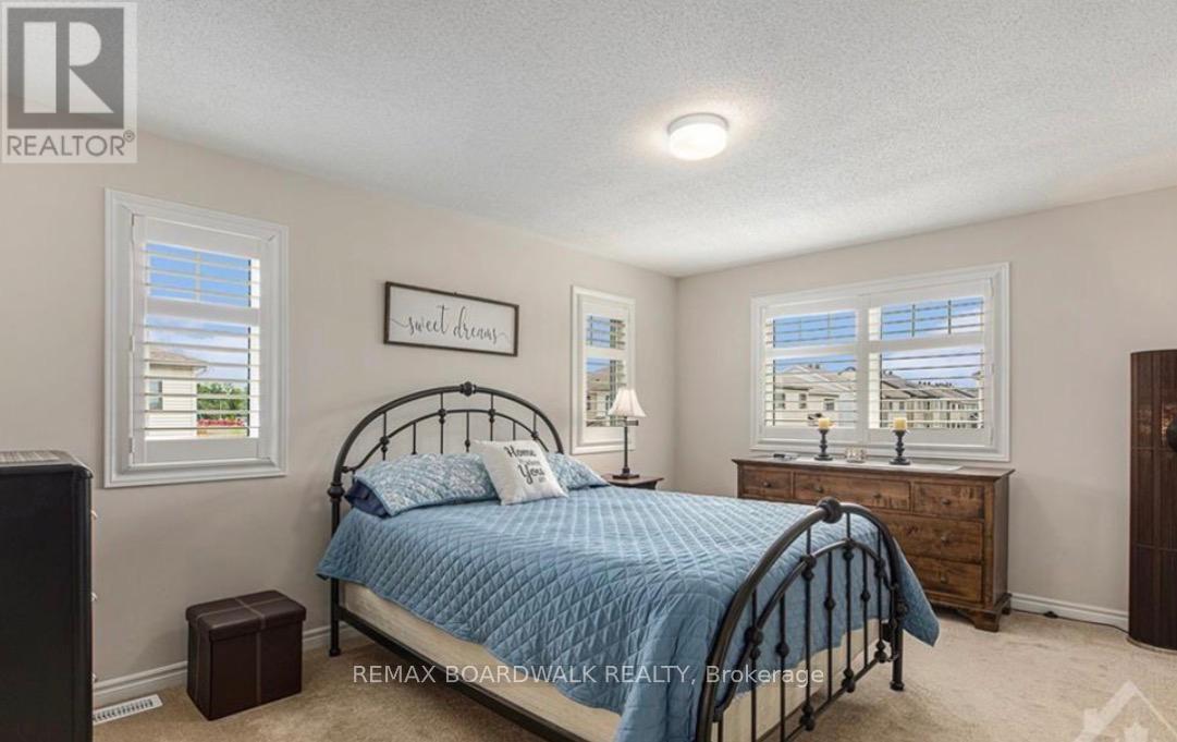 741 DERREEN AVENUE - 13