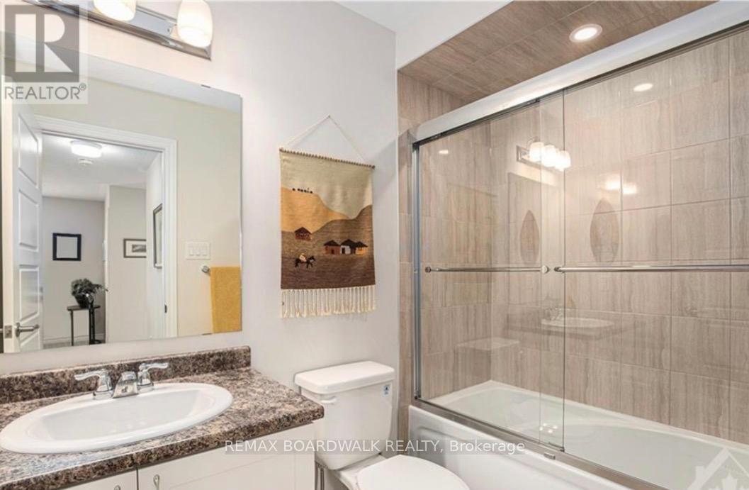 741 DERREEN AVENUE - 15