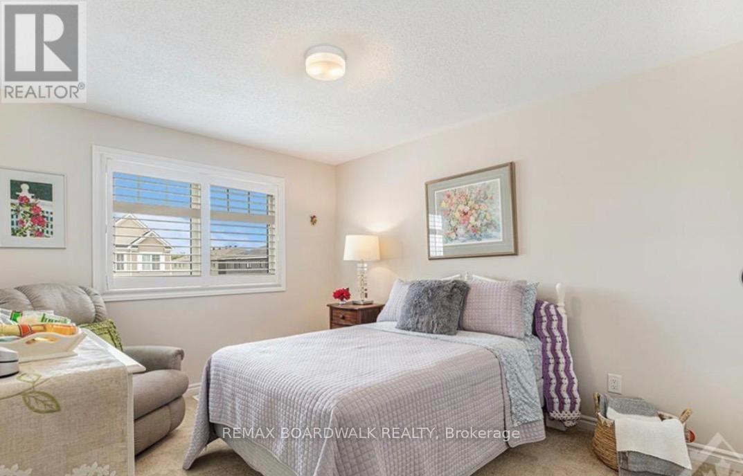 741 DERREEN AVENUE - 17