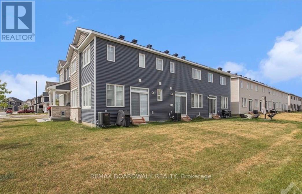 741 DERREEN AVENUE - 21