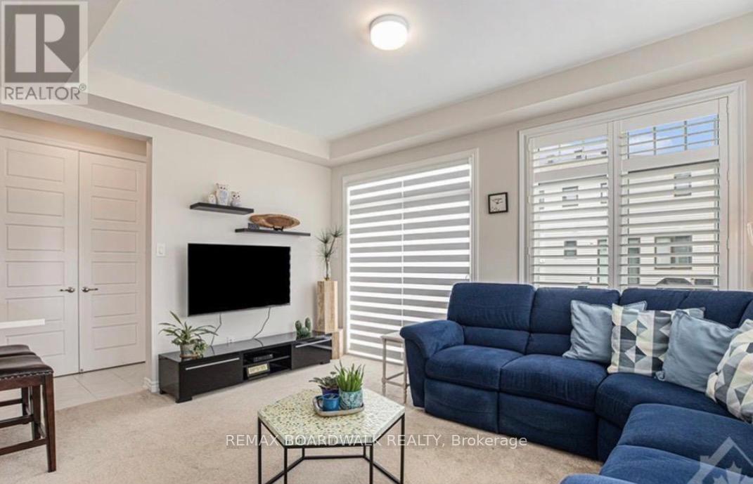 741 DERREEN AVENUE - 6