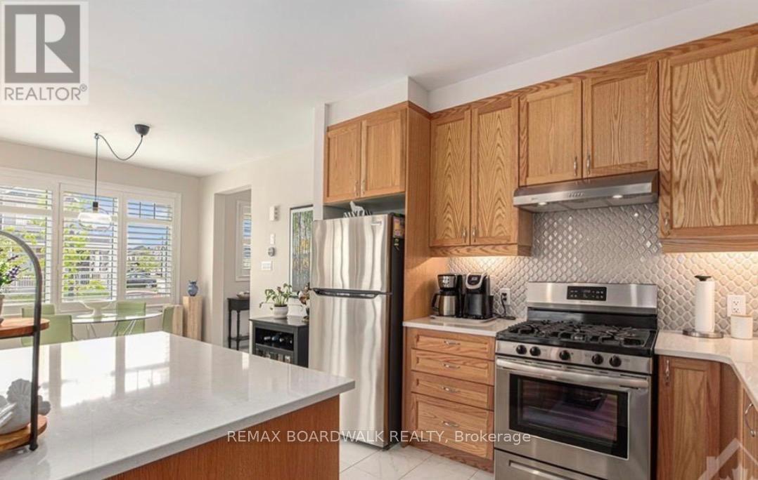 741 DERREEN AVENUE - 8