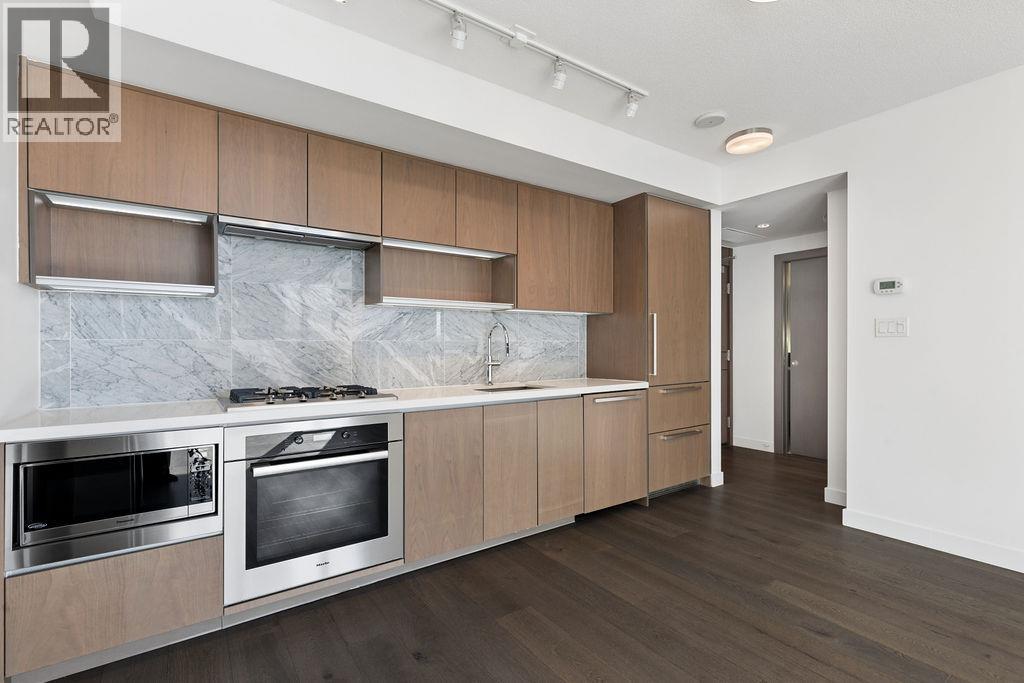 1751 38 SMITHE STREET, Vancouver