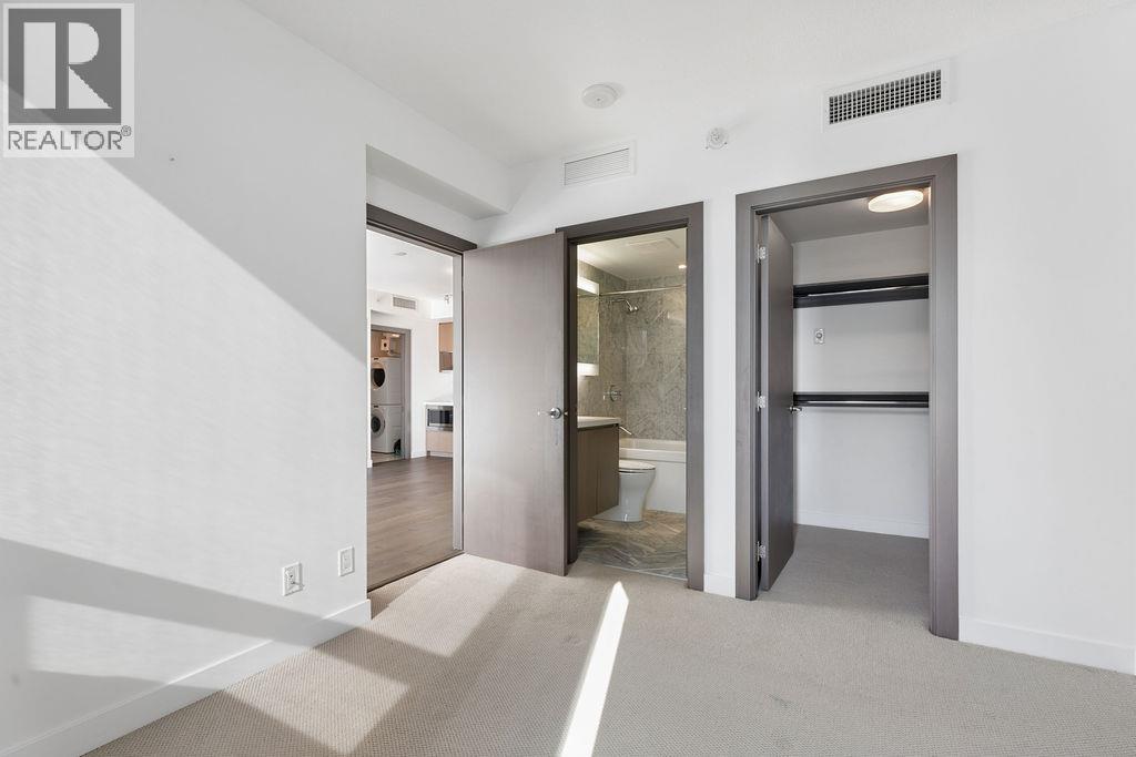 1751 38 SMITHE STREET, Vancouver