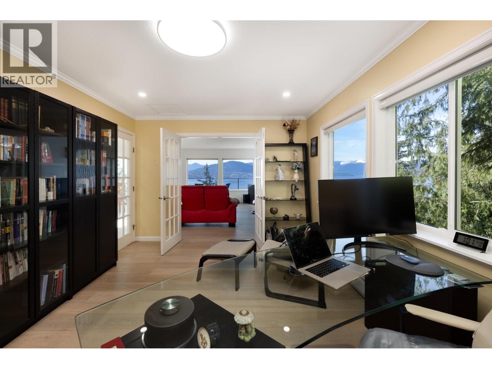 250 KELVIN GROVE WAY, Lions Bay