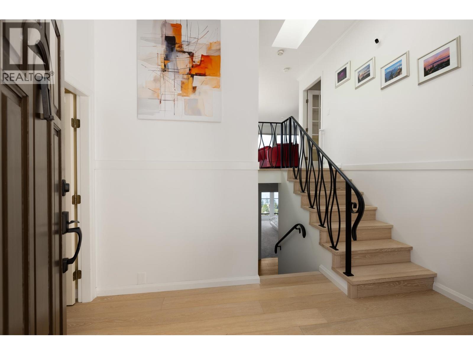 250 KELVIN GROVE WAY, Lions Bay