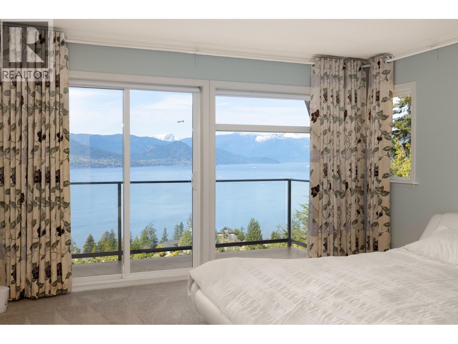 250 KELVIN GROVE WAY, Lions Bay