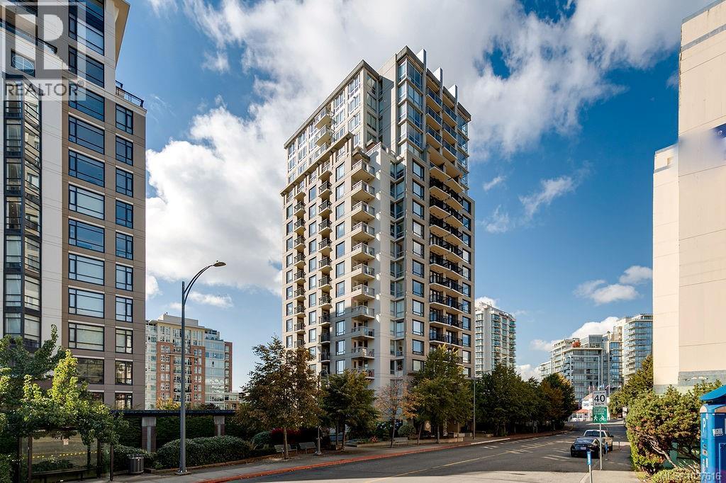 205 751 Fairfield Road, Victoria