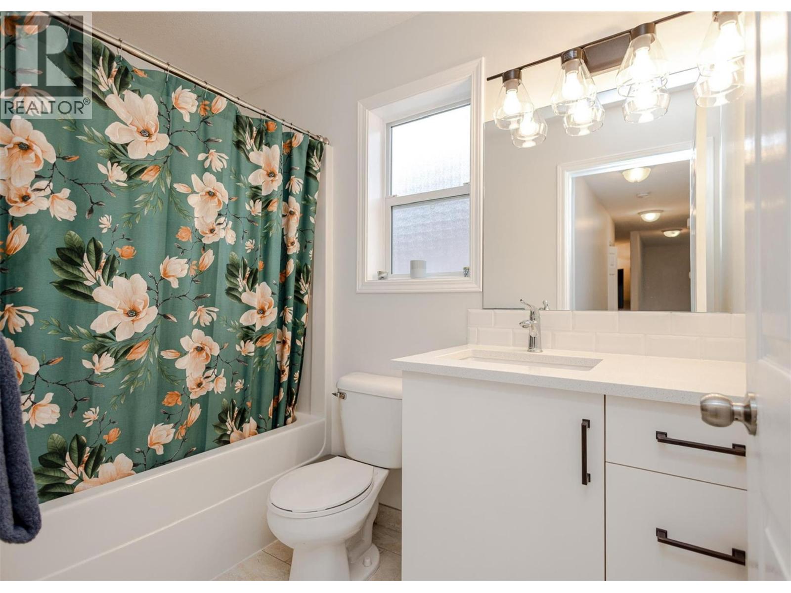 6063 Beatrice Road, Peachland