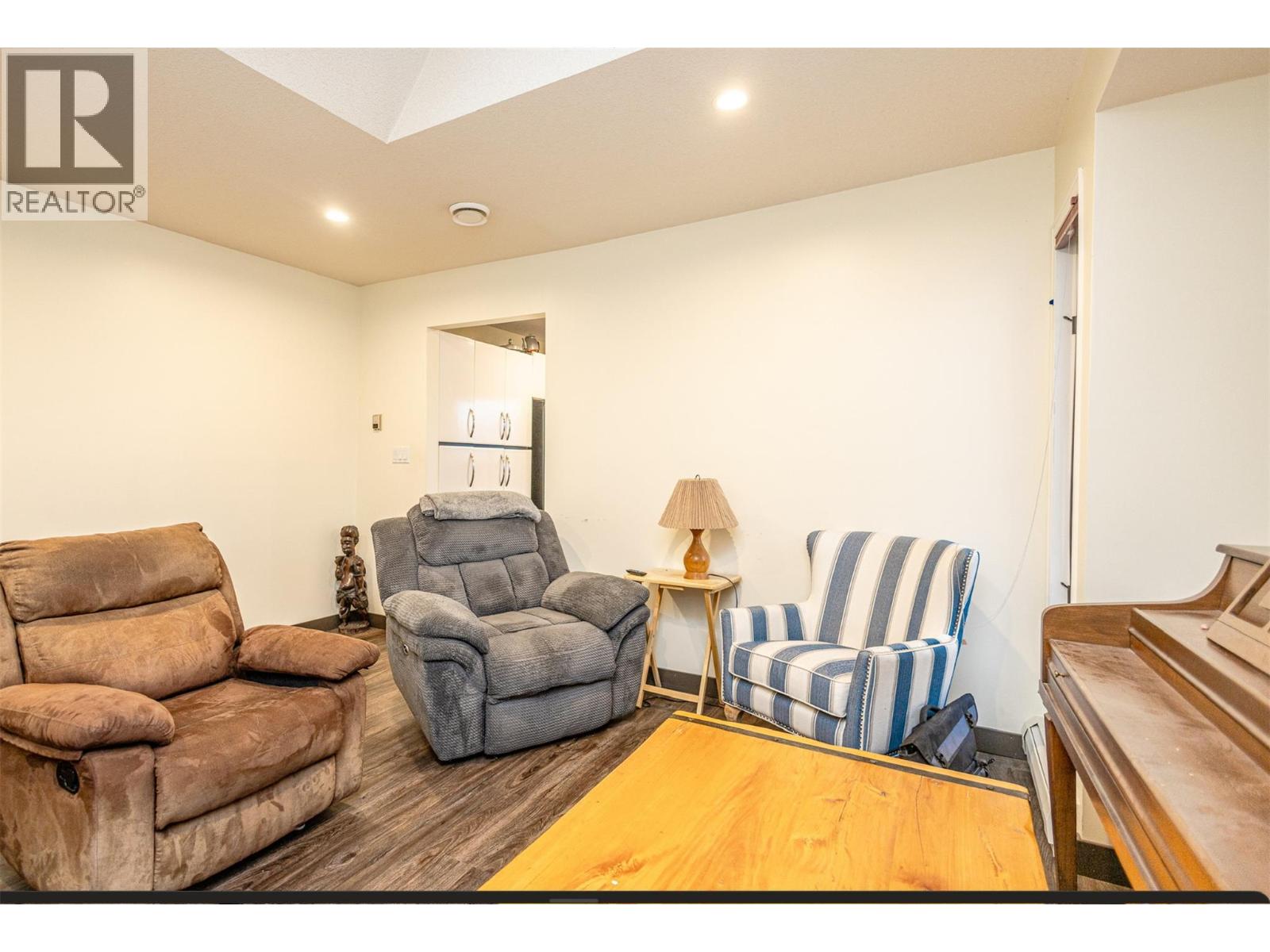 6063 Beatrice Road, Peachland