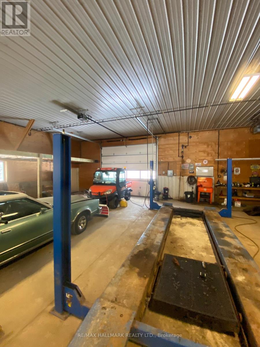 4749 AURORA ROAD E - 18