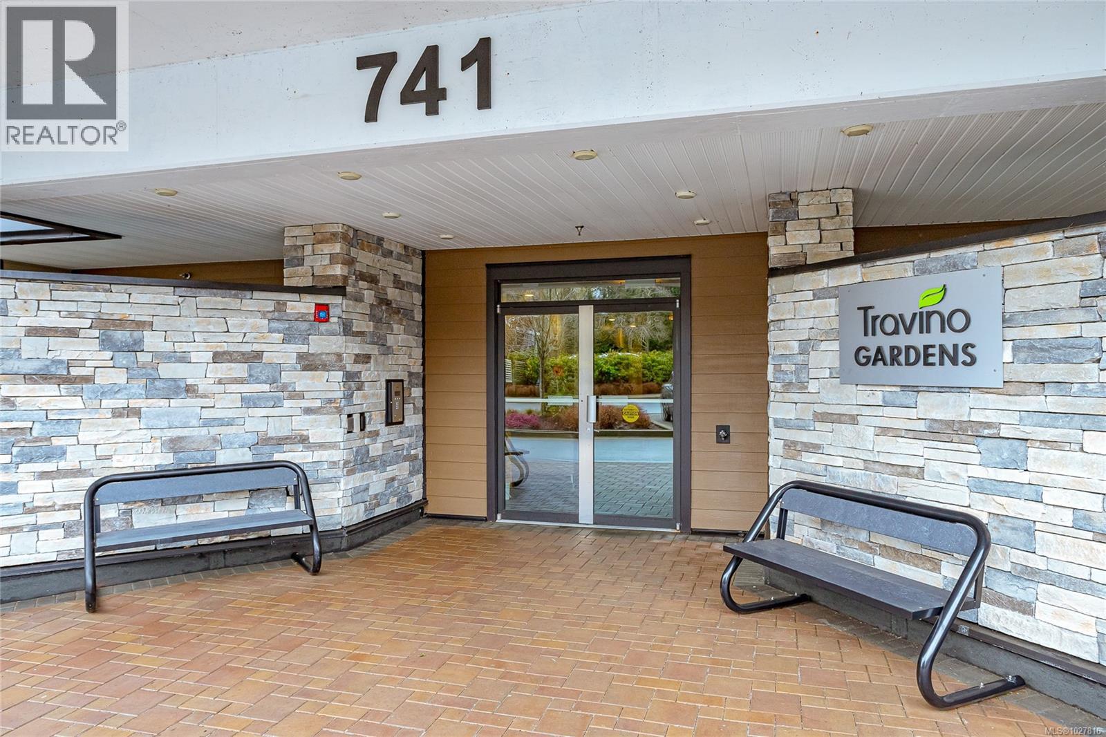 204 741 Travino Lane, Saanich