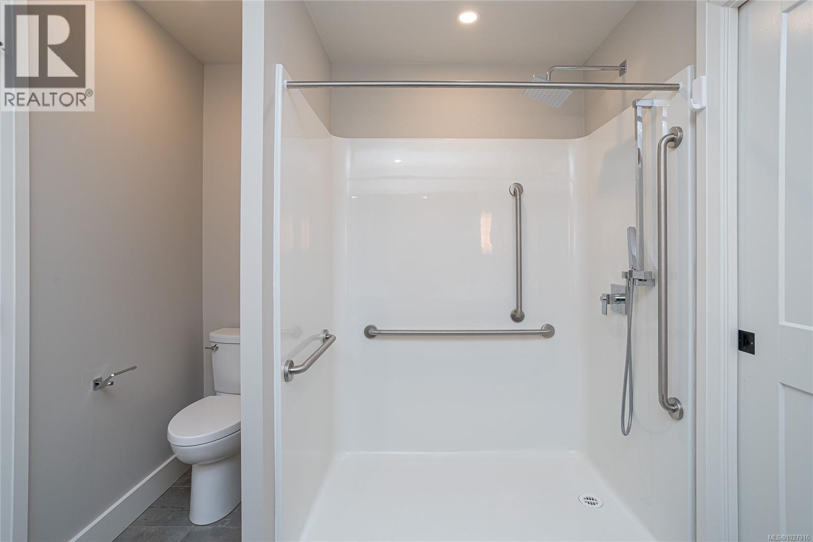 204 741 Travino Lane, Saanich