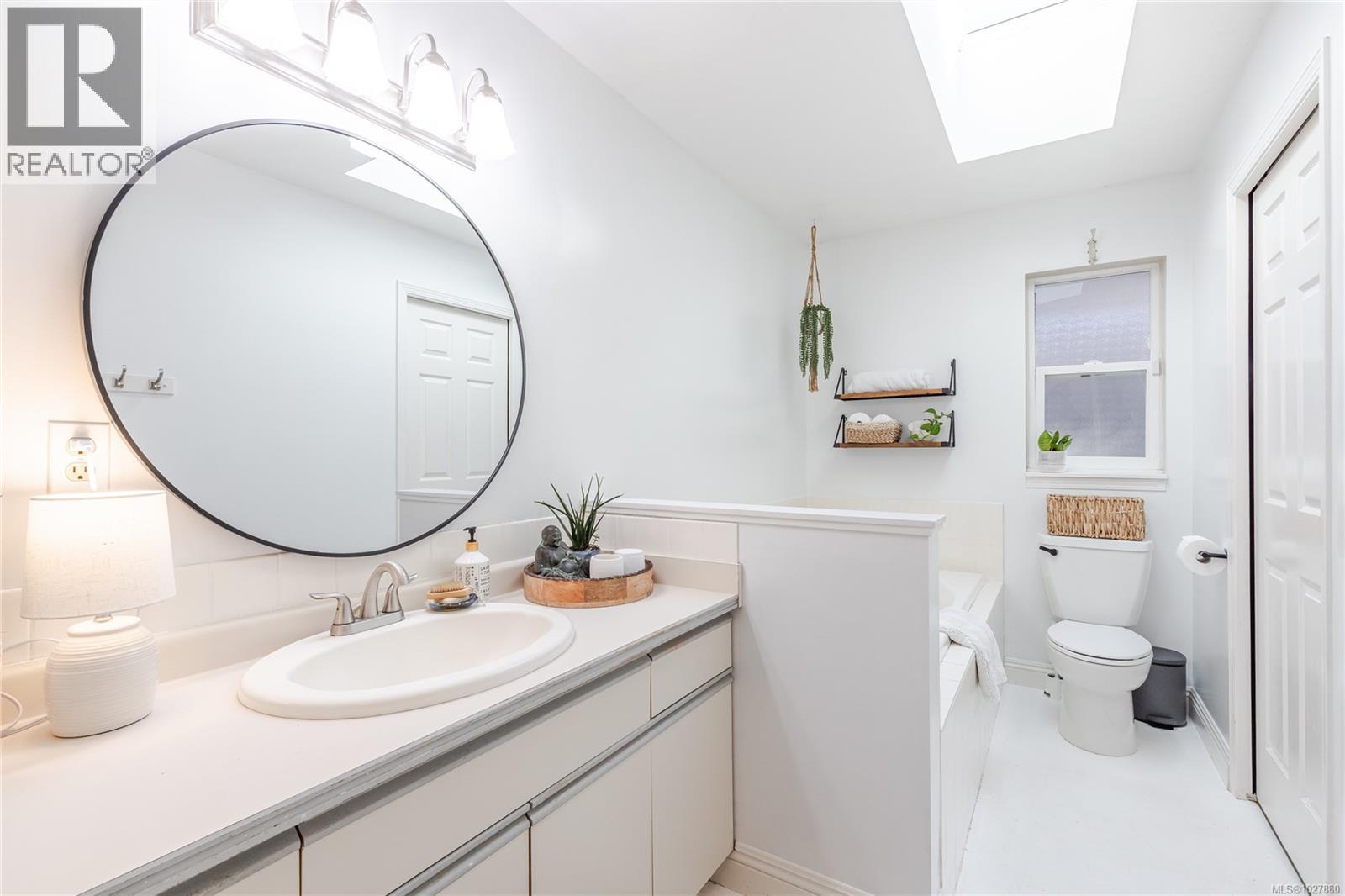 56 Porter Rd, Nanaimo