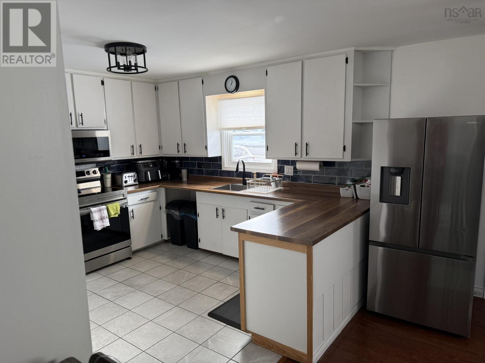 Property 21 of 41 of 72 Hibernia Street