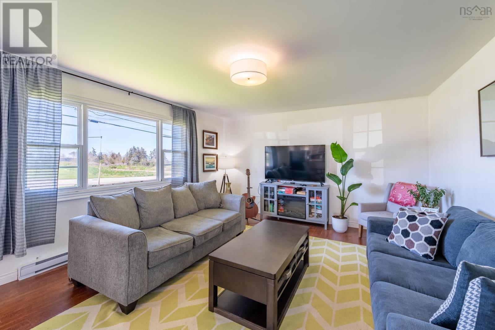 Property 25 of 41 of 72 Hibernia Street