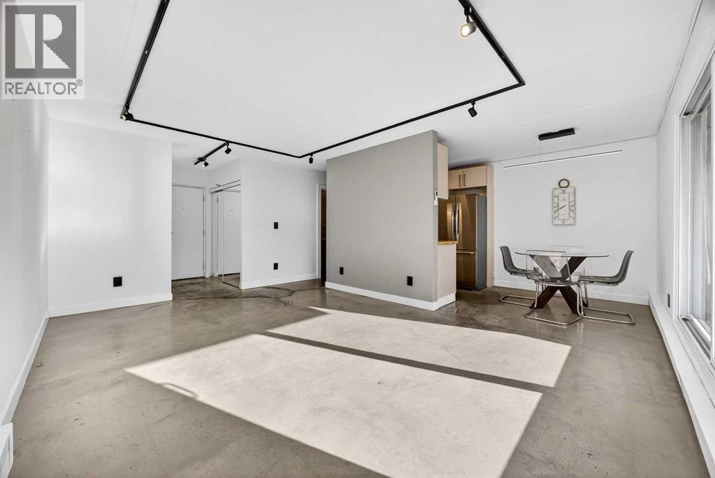 
          128 15 Avenue Southwest
            <br/>
            <span>Calgary</span>
            , 
            <span>AB</span>
             <span>T2R0P5</span>
         - Photo 7