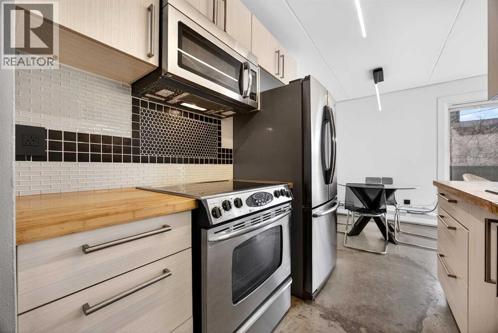 
          128 15 Avenue Southwest
            <br/>
            <span>Calgary</span>
            , 
            <span>AB</span>
             <span>T2R0P5</span>
         - Photo 19