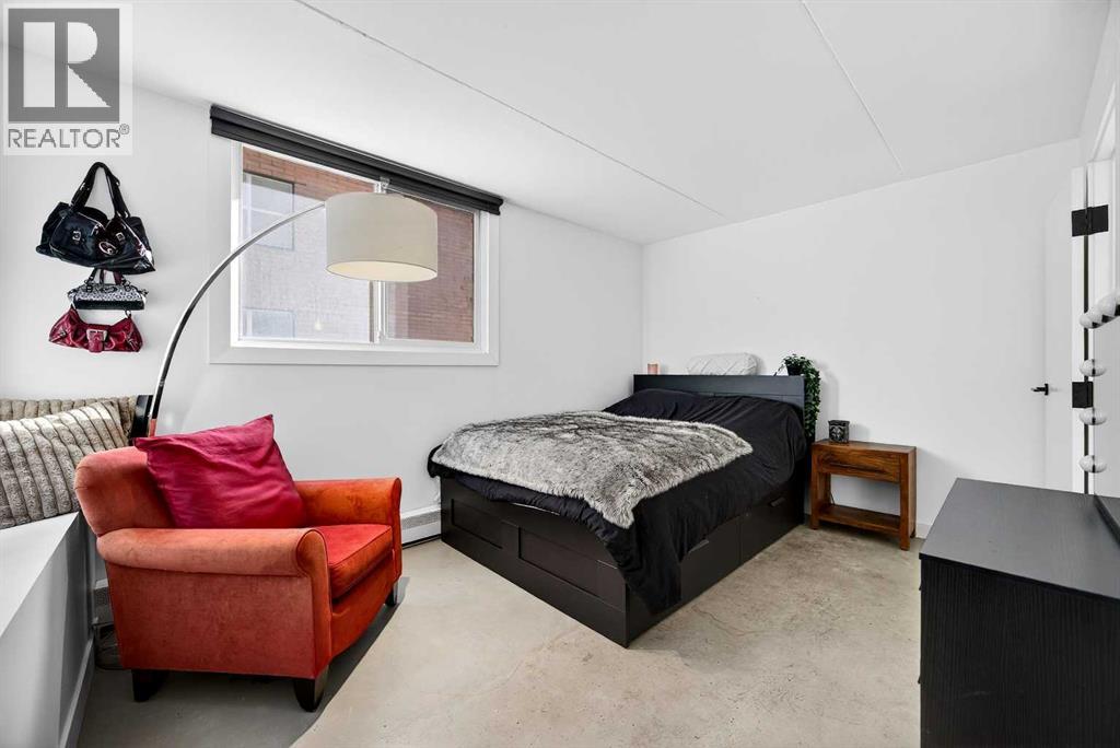 
          128 15 Avenue Southwest
            <br/>
            <span>Calgary</span>
            , 
            <span>AB</span>
             <span>T2R0P5</span>
         - Photo 26