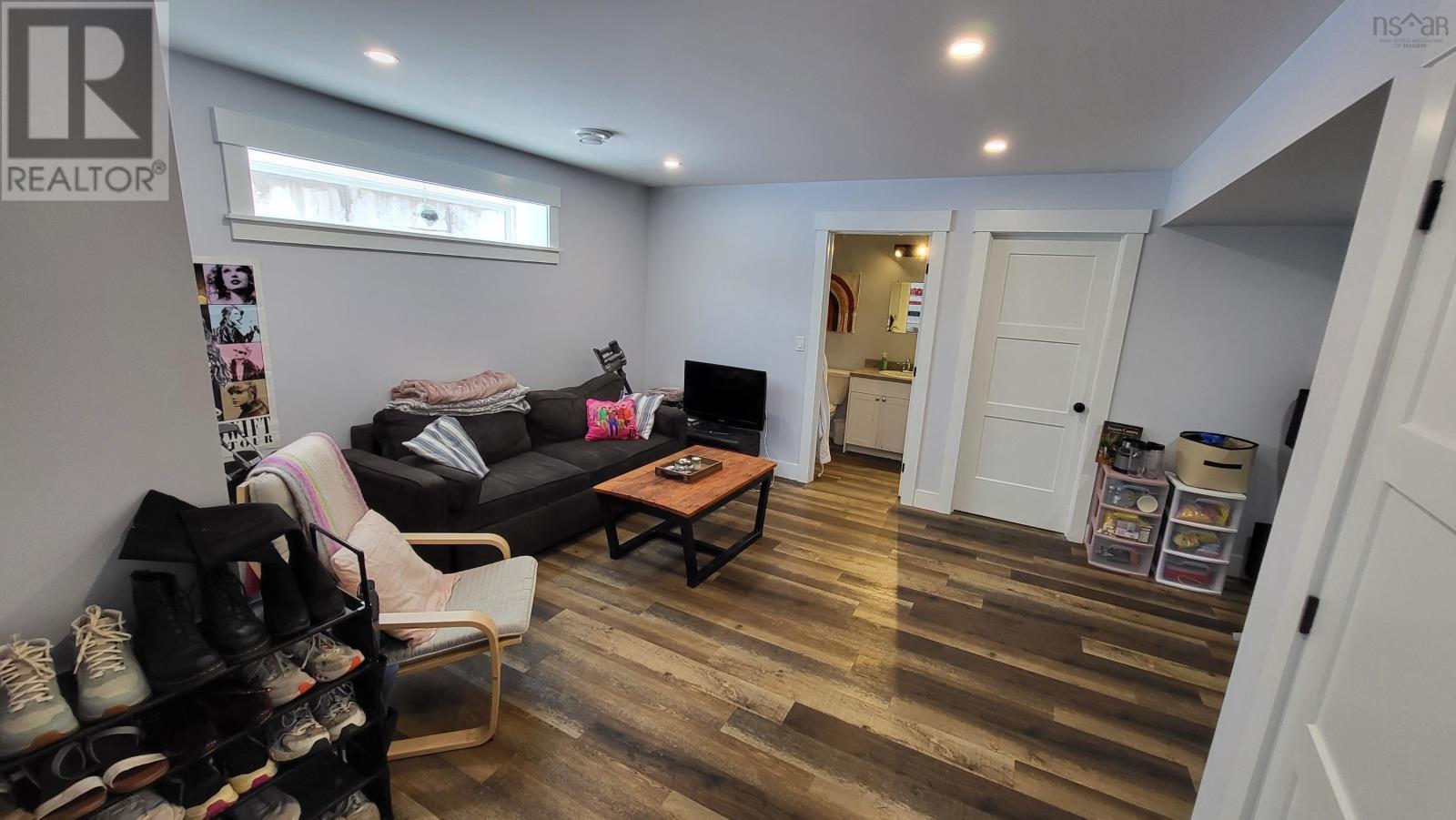 Property 35 of 43 of 52 & 54 Gaspereau Avenue