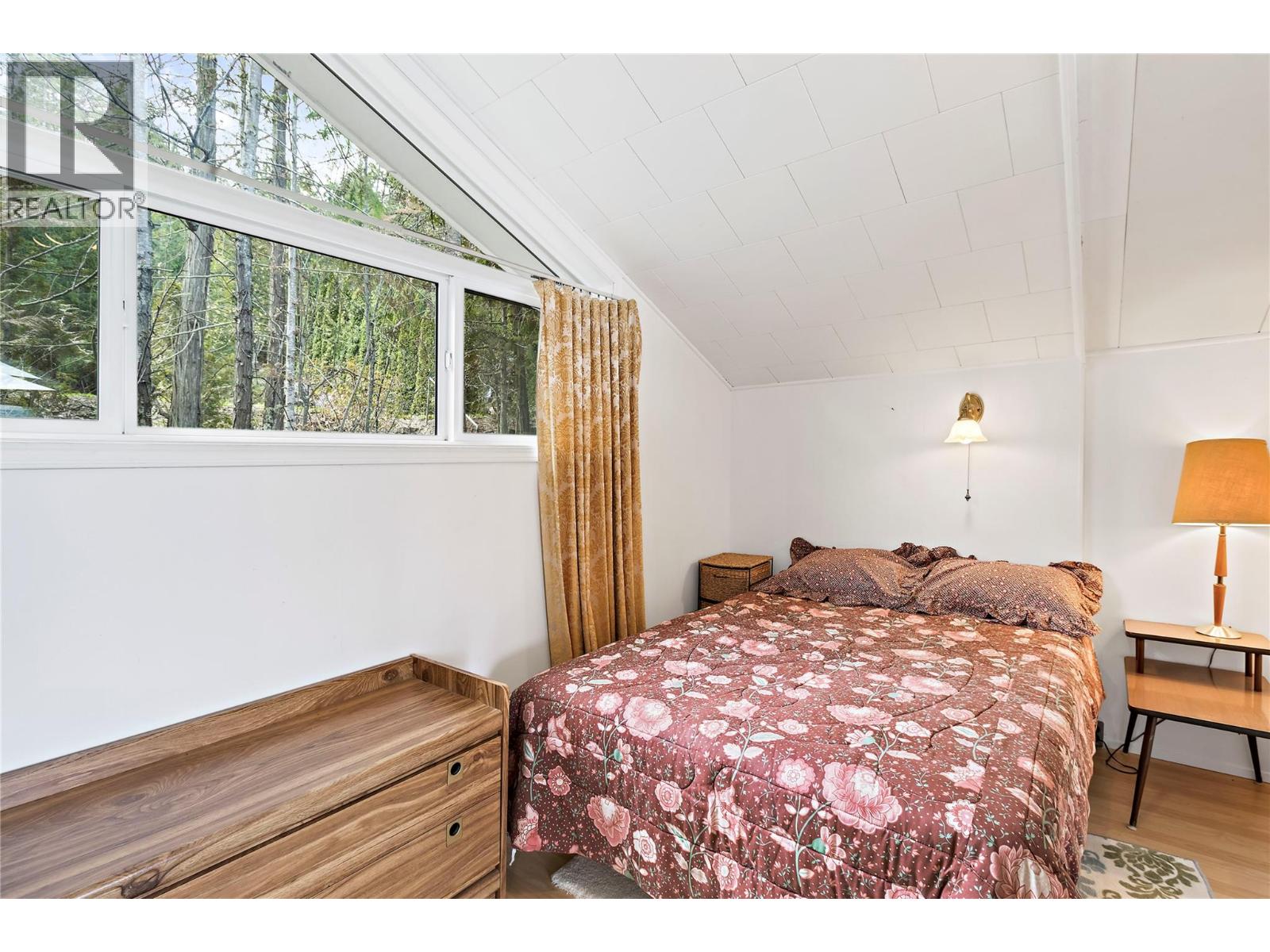 1665 Blind Bay Road, Blind Bay