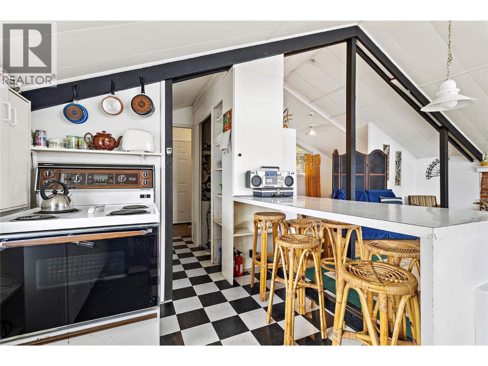 1665 Blind Bay Road, Blind Bay